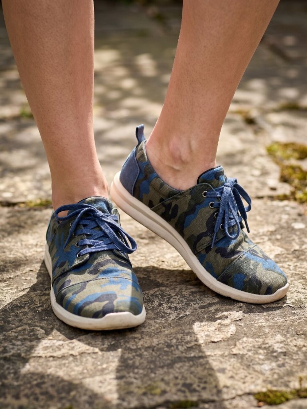 Toms blue camo lace up womens sneakers